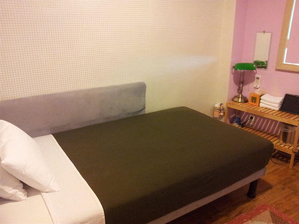 Backpackers In Jeju City Center Kültér fotó