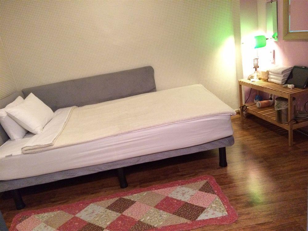 Backpackers In Jeju City Center Kültér fotó