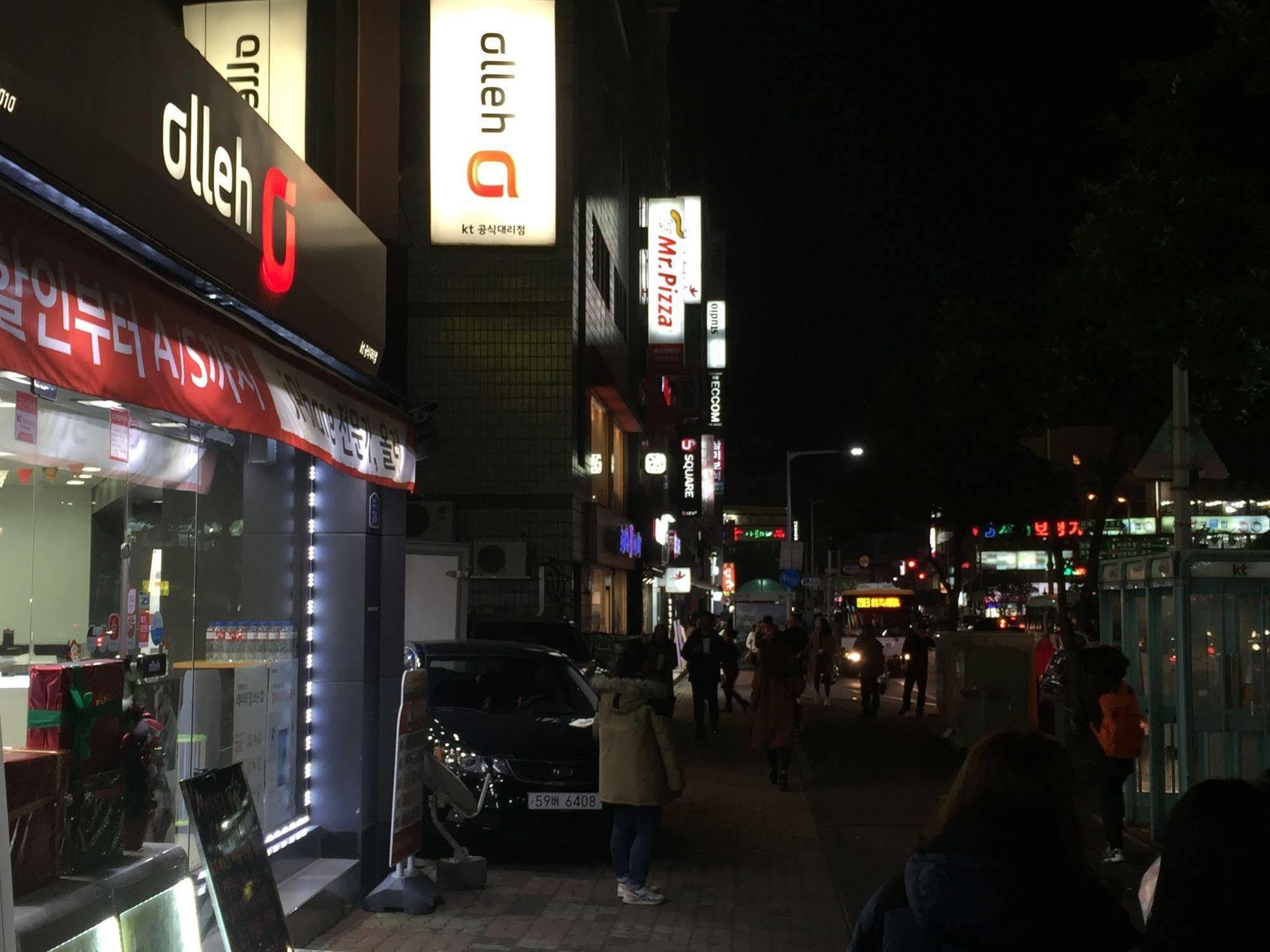 Backpackers In Jeju City Center Kültér fotó