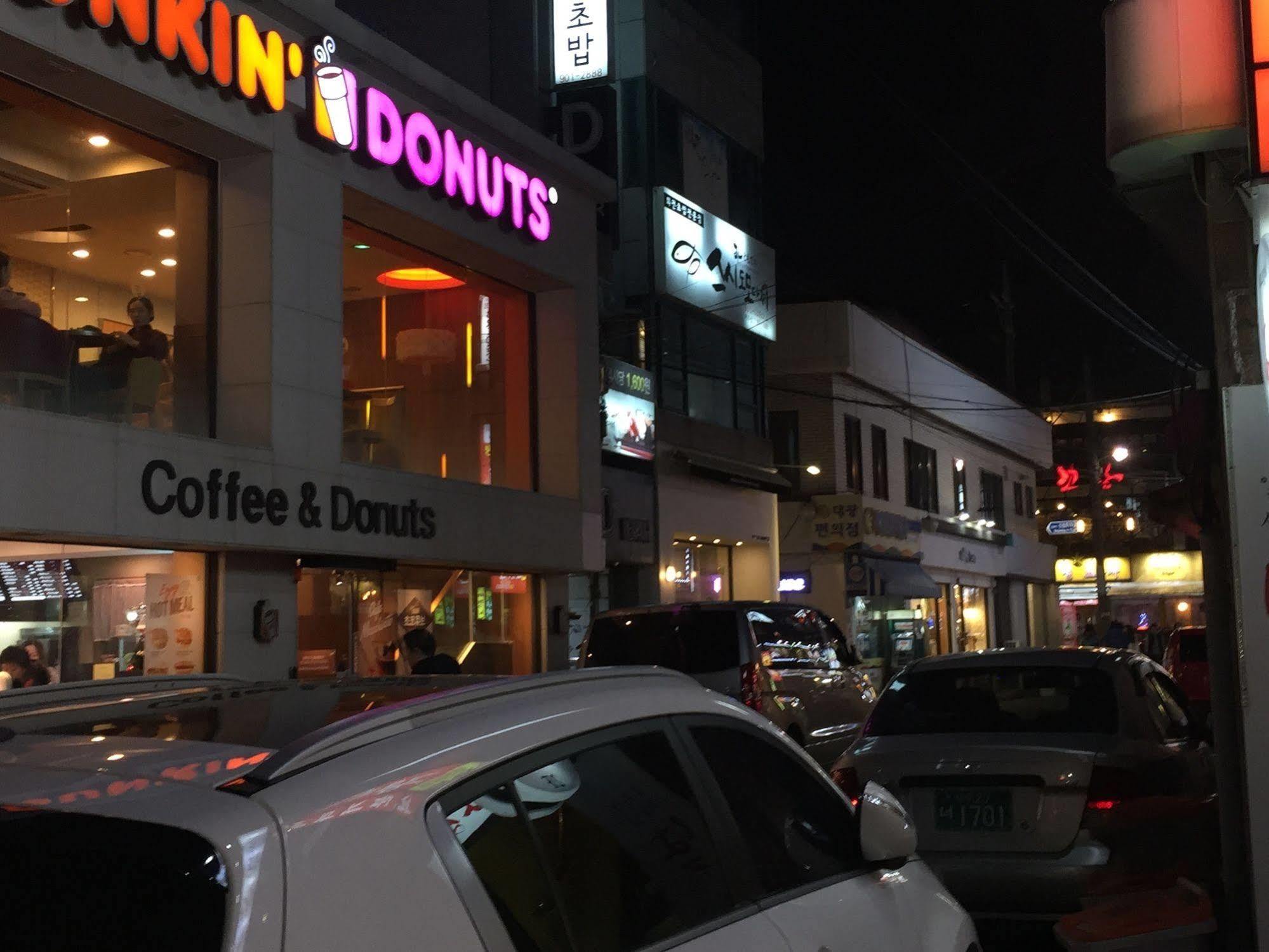 Backpackers In Jeju City Center Kültér fotó