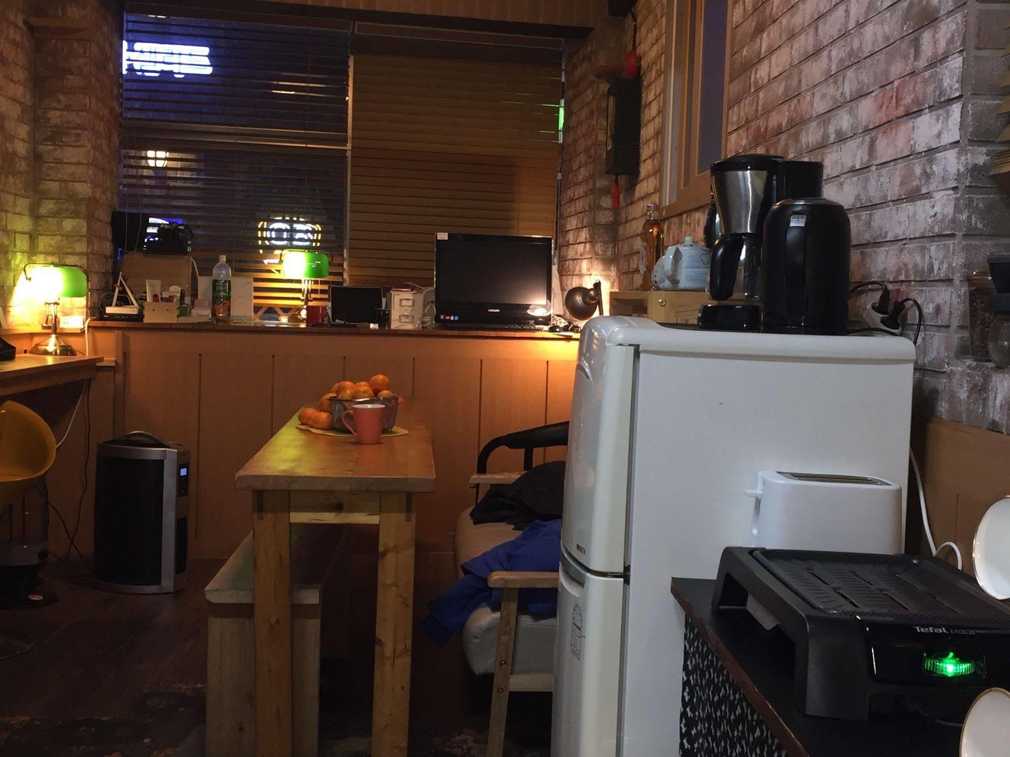 Backpackers In Jeju City Center Kültér fotó