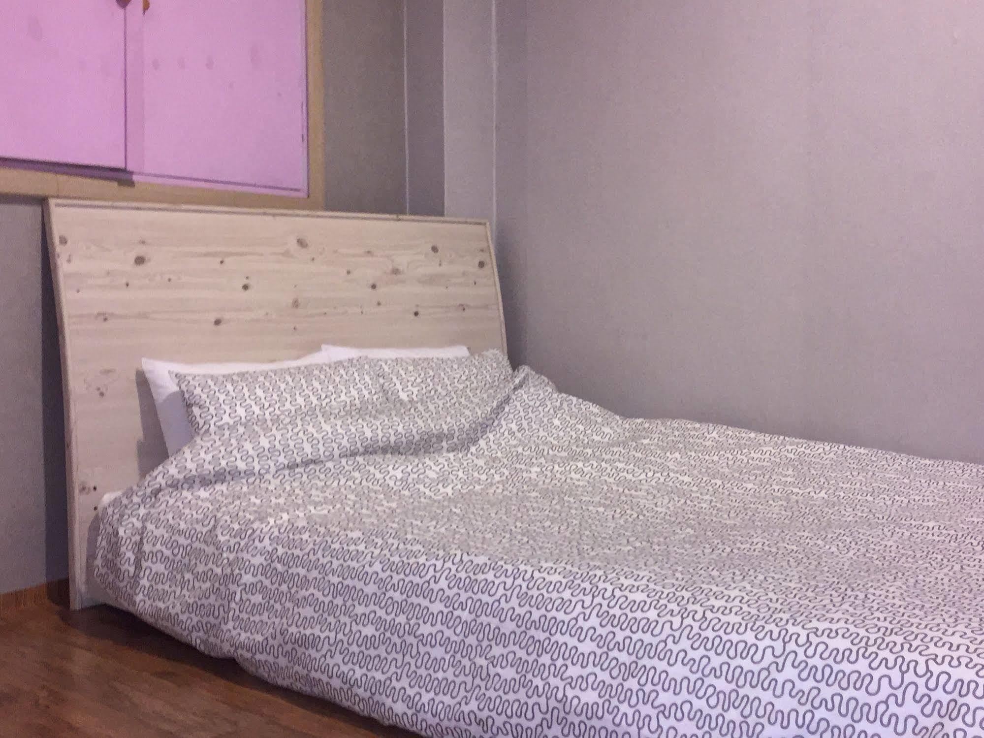 Backpackers In Jeju City Center Kültér fotó