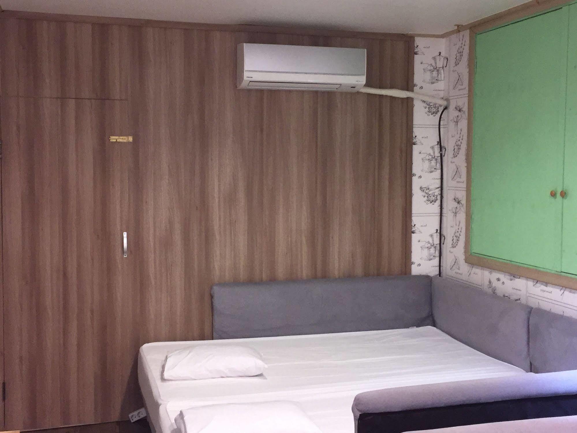 Backpackers In Jeju City Center Kültér fotó