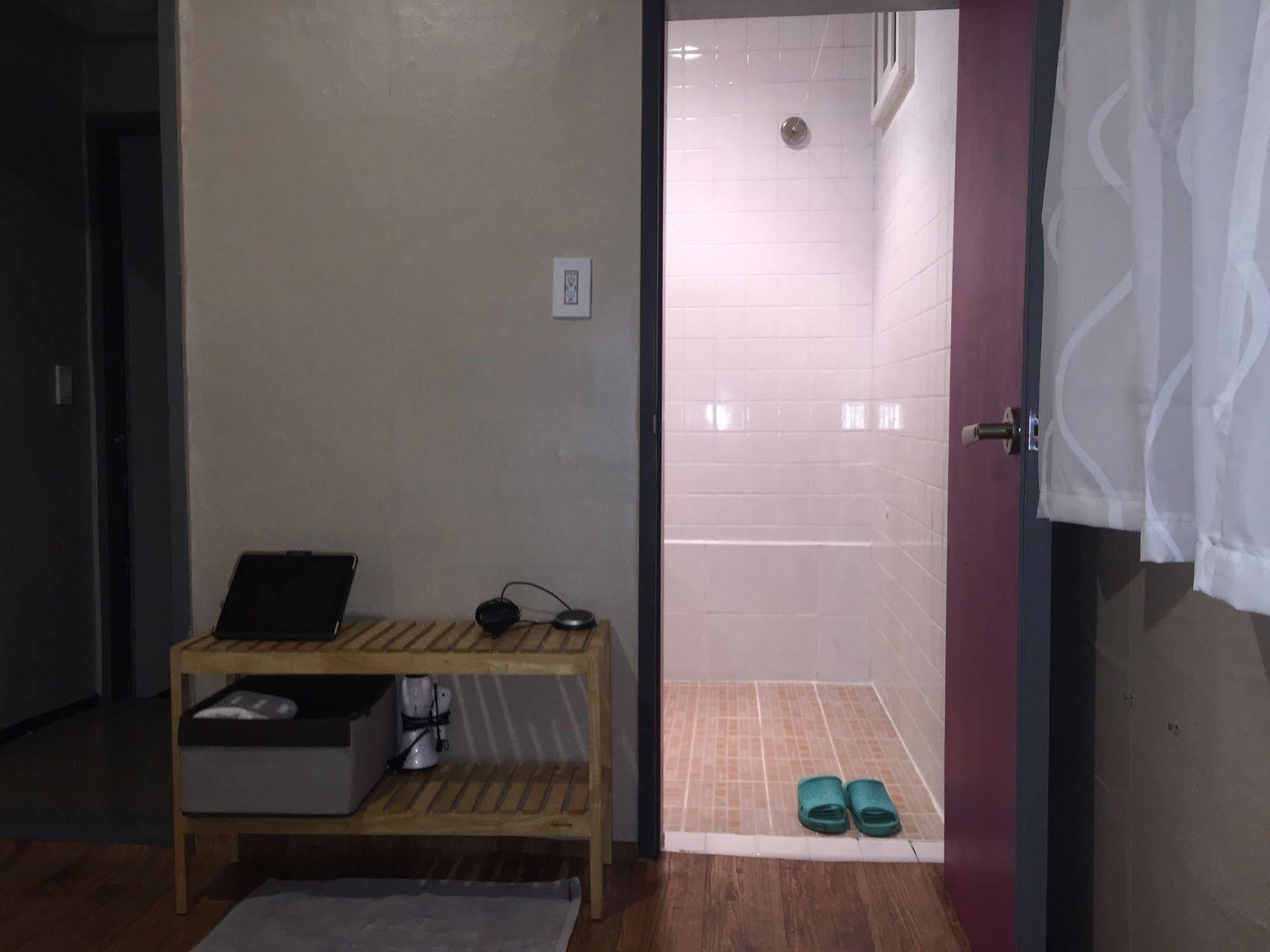 Backpackers In Jeju City Center Kültér fotó