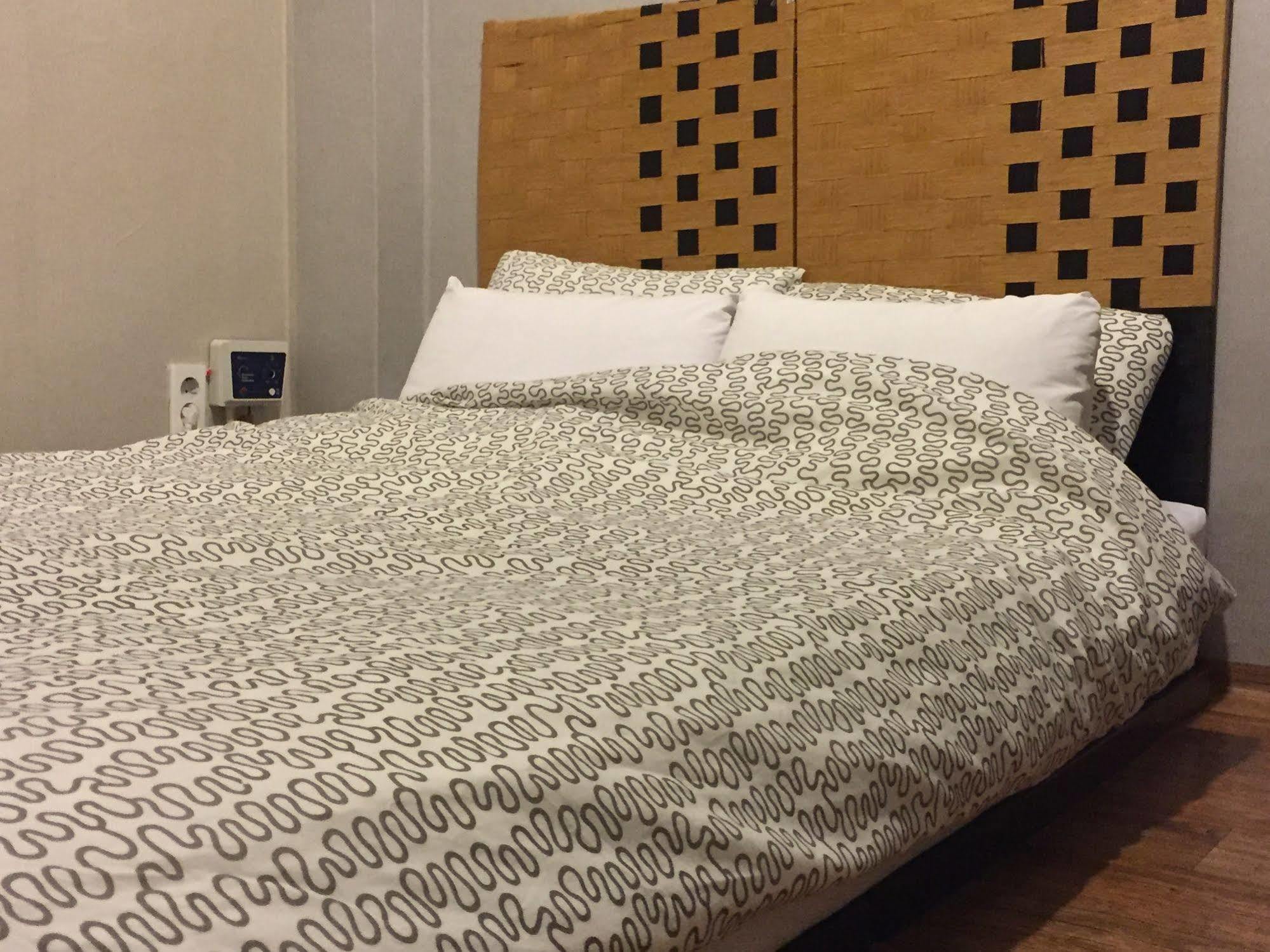 Backpackers In Jeju City Center Kültér fotó