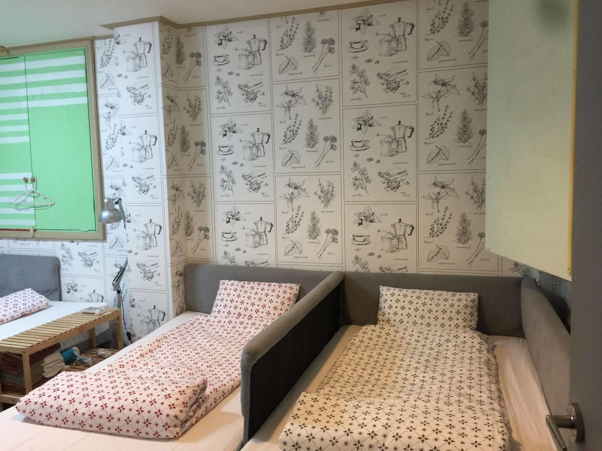 Backpackers In Jeju City Center Kültér fotó