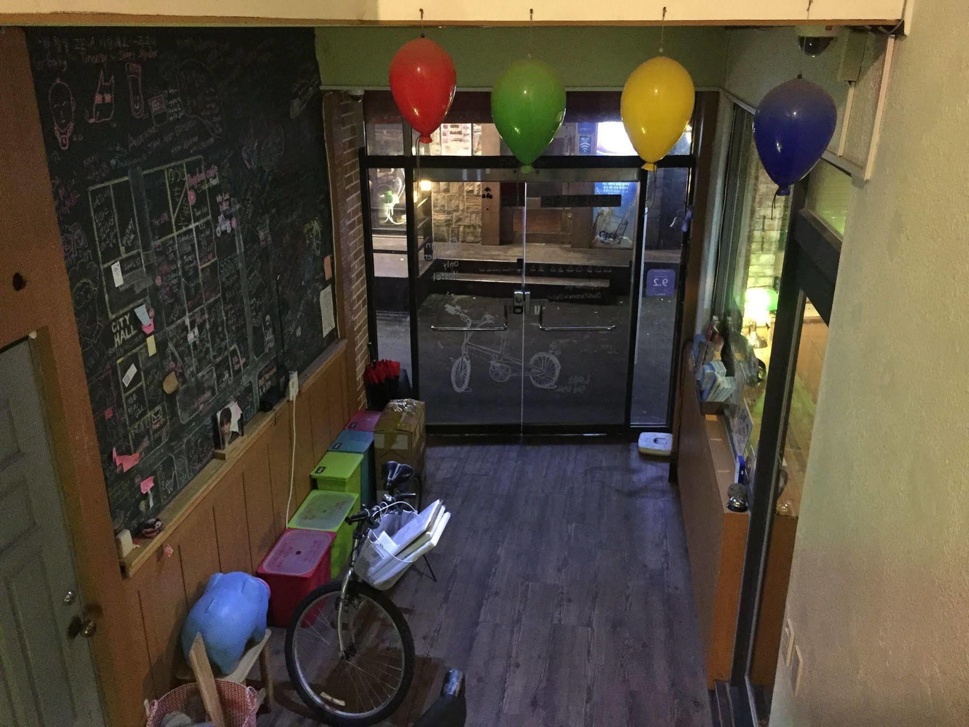 Backpackers In Jeju City Center Kültér fotó