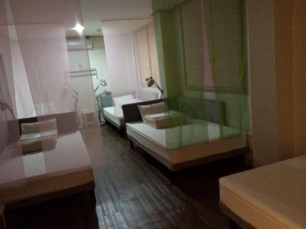 Backpackers In Jeju City Center Kültér fotó